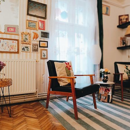 Flat In Historic Villa With Your Own Private Garden, Near City Park Budapest Extérieur photo