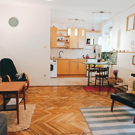 Flat In Historic Villa With Your Own Private Garden, Near City Park Budapest Extérieur photo