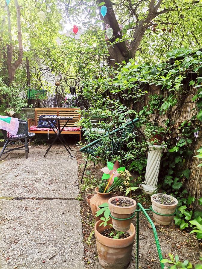Flat In Historic Villa With Your Own Private Garden, Near City Park Budapest Extérieur photo
