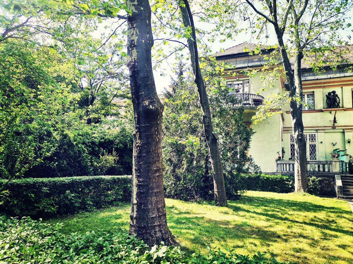 Flat In Historic Villa With Your Own Private Garden, Near City Park Budapest Extérieur photo